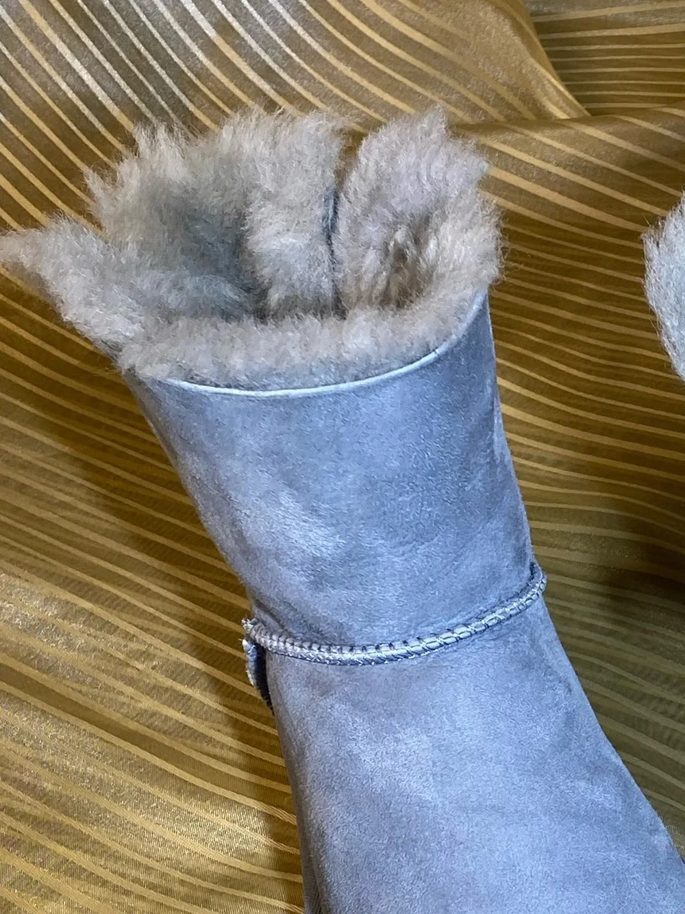 UGG Women's Short Boots Bow in Silver Blue Suede Genuine leather and fur, size 9